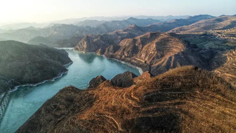 看到“岁月如歌翻新页”这个上联，一下子就感觉时光流转、生活变迁的意境扑面而来。这