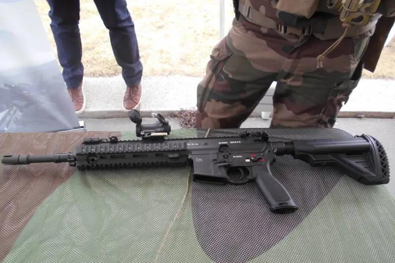 法国陆军NK416F-S步枪现在不少欧洲国家轻武器都是外购，法国也不例外。想当