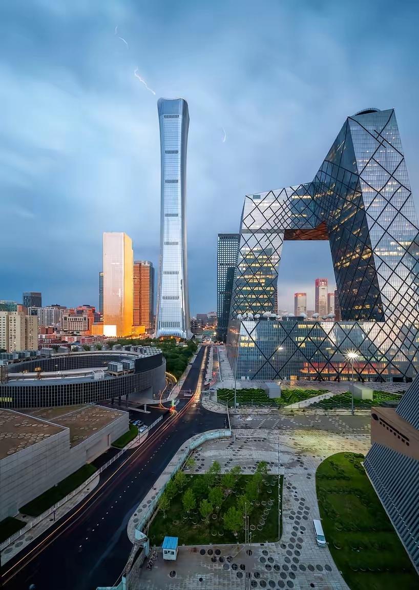 最惨的不是房价跌了是把房子卖了竟然还不够还银行的贷款！2021年跟风抢