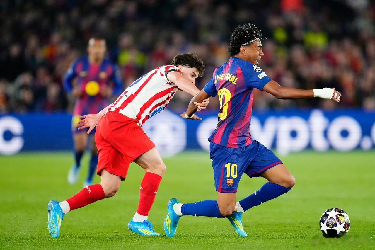 0-2！十人巴萨主场落败，一张红牌彻底改写比赛，争议炸翻足坛巴塞罗那主场迎战