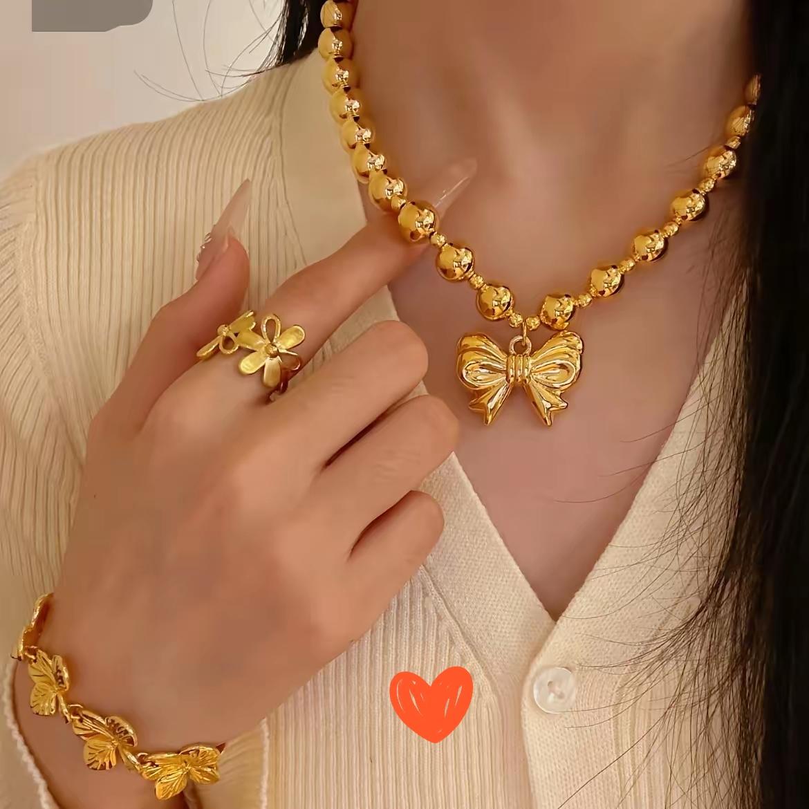 昨天买黄金的人，估计今天都直接傻眼了吧？不是因为金价跌到了1125元，吓人的