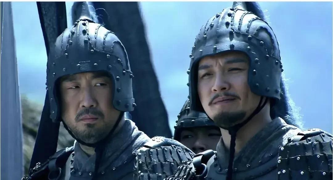 马谡的想法原本是没错的，按照兵书上写的，屯兵山上，等到司马懿来了，直接居高立下，