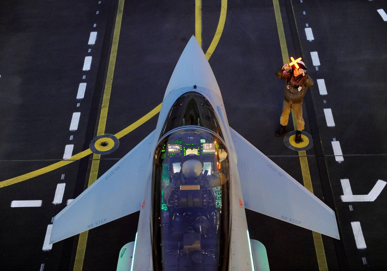 在2026年世界防务展上，欧洲台风战斗机参与以庆祝飞行小时数突破百万势头——对于