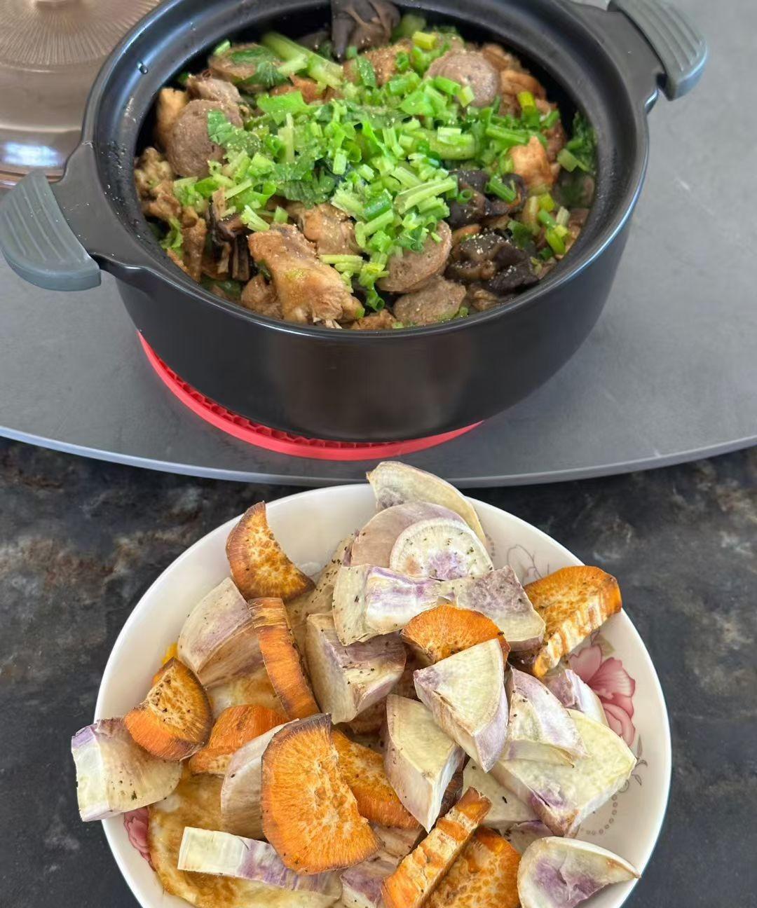 我不太喜欢做饭，我觉得做饭挺麻烦的，一日三顿饭天天做，真的做怕了，我一般都是做两