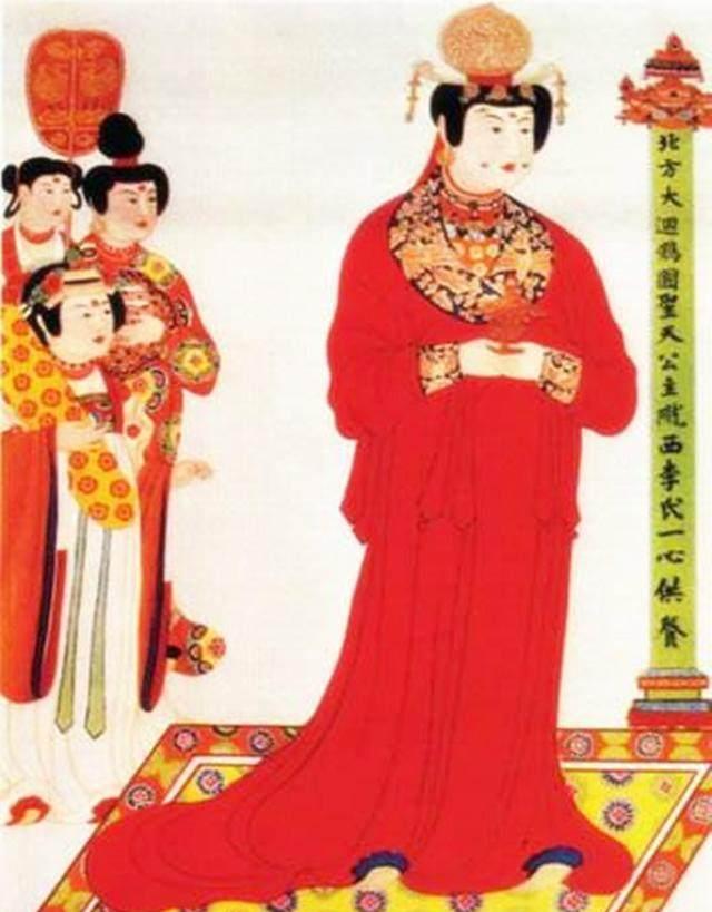 回纥从唐贞观二十年助唐灭漠北的薛延陀后，唐朝即以回纥的住地置瀚海都督府，封回纥首