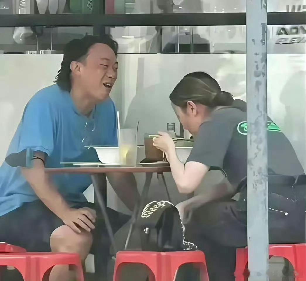 为什么在香港人眼里，明星就跟普通人一样？