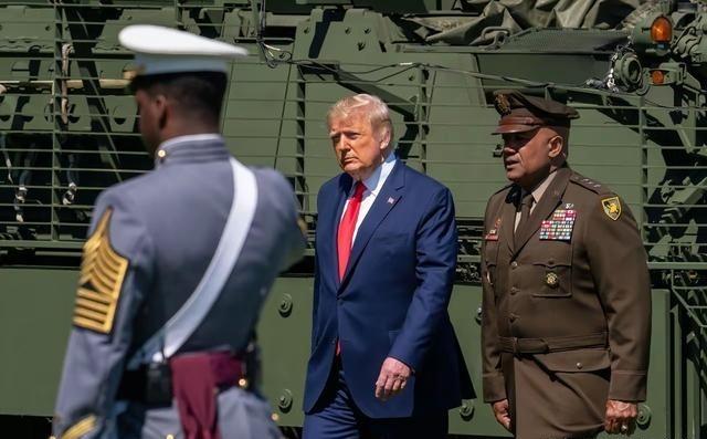 面对中国的巨大压力，美国精英层的忧虑已经无法遮掩。美国知名的历史学家菲利普斯.奥