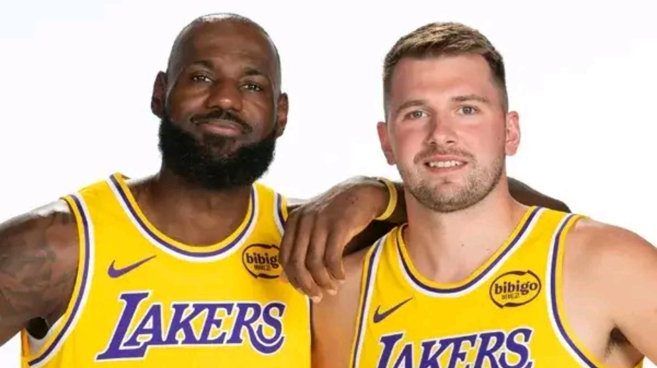 东里都发现了，艾顿的挡拆顺下，既不像空间C那样外拆给球，也不像空接C篮下给球艾