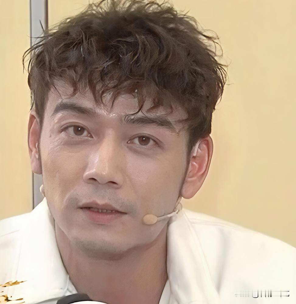 都以为杨烁在生命树里没几个镜头，是凉了。我告诉你，你看的是戏，人家玩的是局。