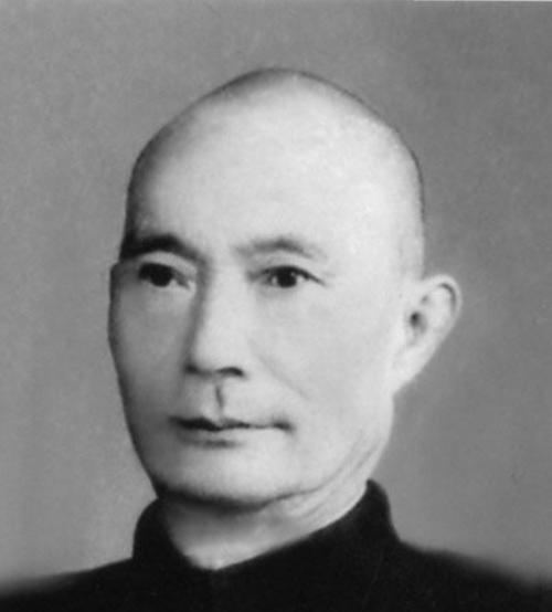 1950年，36军军长刘万春接到通知到北京参加会议，他以为要升官了，行李都顾不