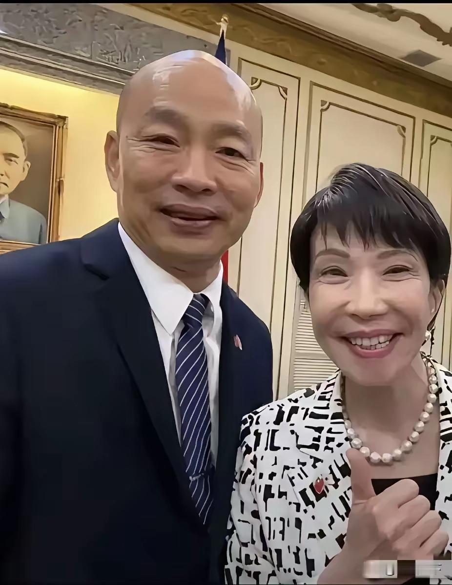 小时候听过一首打油诗,如今才明白这诗真谛:东风吹战鼓擂现在跳舞谁怕谁男的