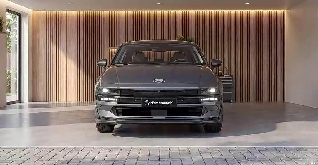 据说这是全新索纳塔？这个外观改成了复古未来风。看起来是更酷了如果真像传闻里说的，