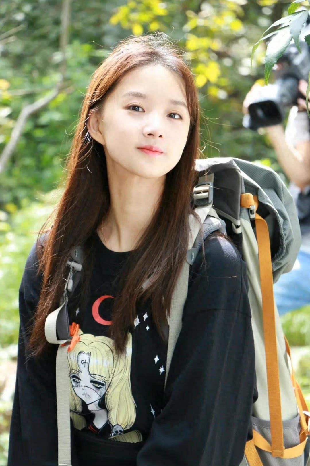 女星廖银玥写真合集：青春活力、机灵古怪