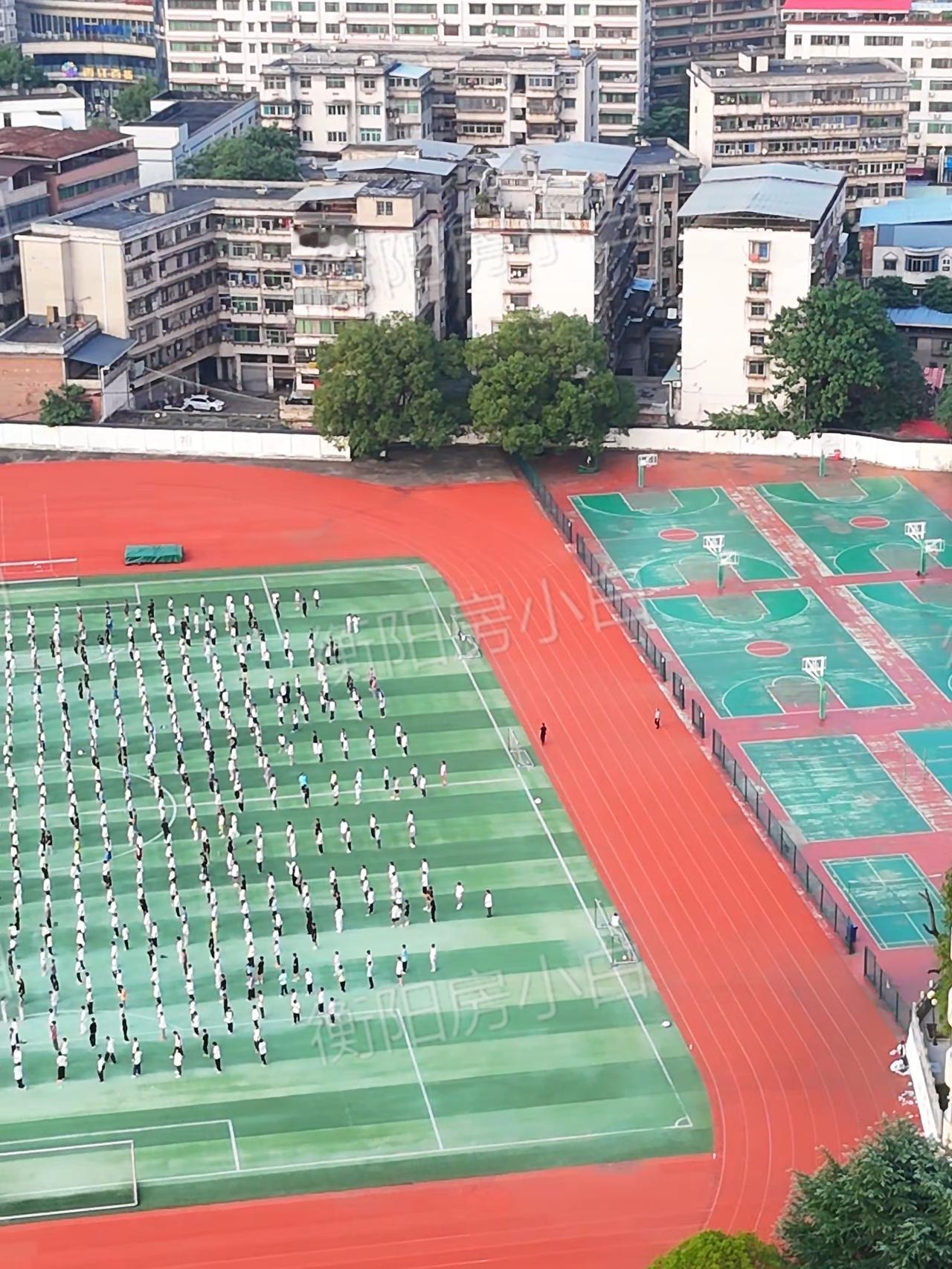 谁说衡阳市八中要搬迁这两天，衡阳八中两大扩建项目选址公示，名校正式宣布加仓白