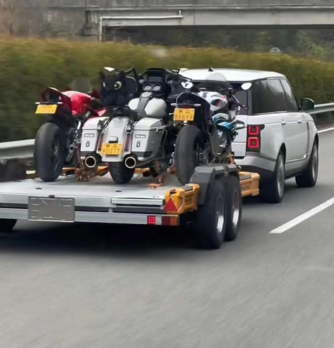 富豪们开始把大摩托运往南方接着骑行生活了！！！海阔试车超话​​​