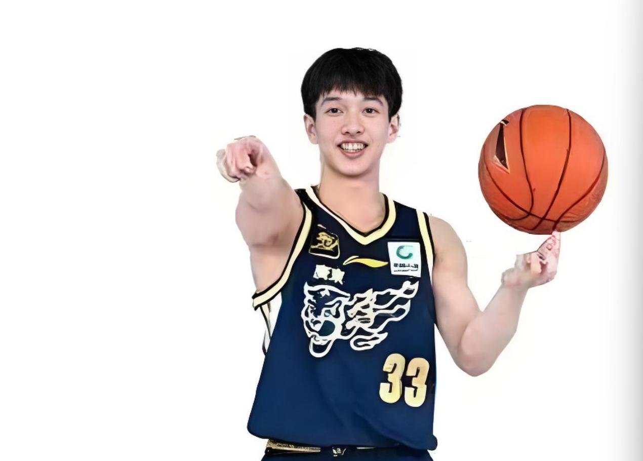 广东队19岁小将，深夜发文话里有话，球迷：要申请离队吗？CBA常规赛，马上就要