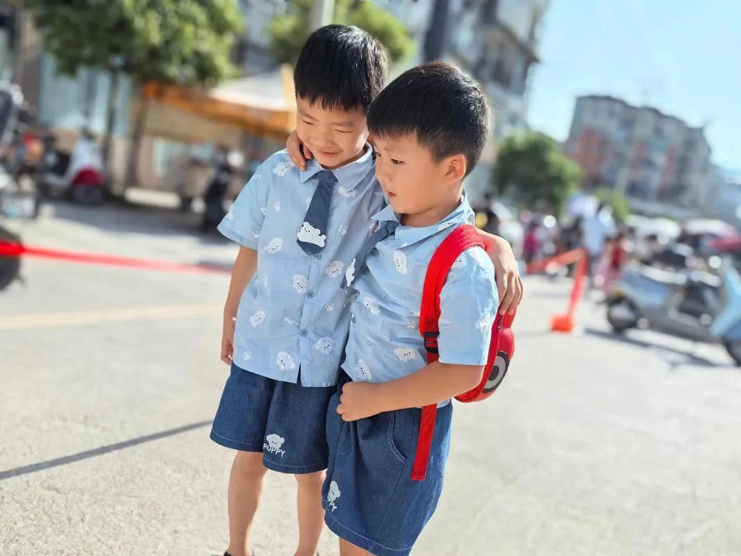 兄弟情深，只为正义和公道！1月9日，一媒体报道，1999年广西贵港20岁男子高