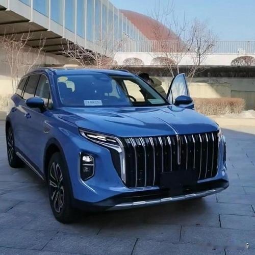 红旗HS6，以“中国式新高尚精致主义”为设计灵魂，将东方美学与现代科技完美融合。