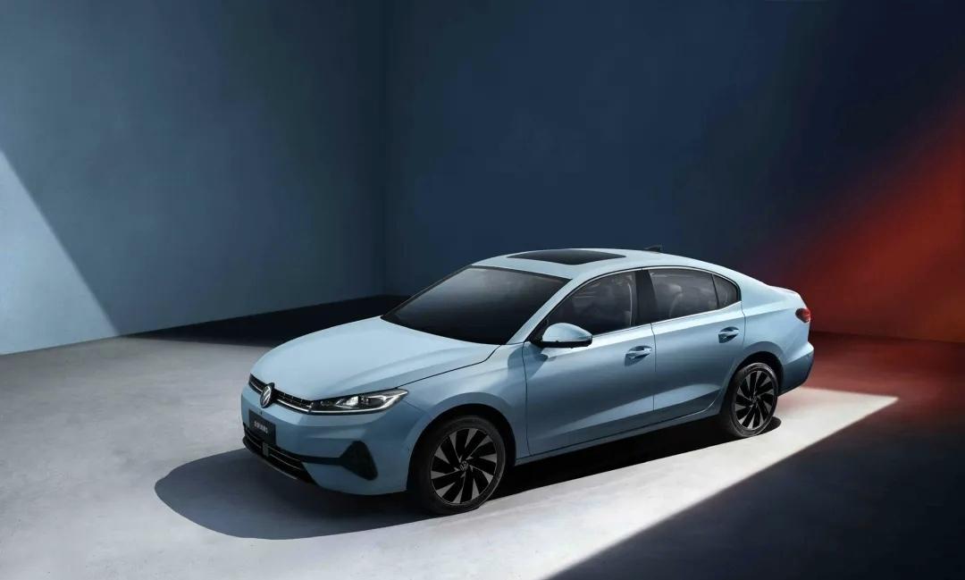 一汽-大众全新速腾S官图发布，全新速腾S长宽高为4702/1815/1484m