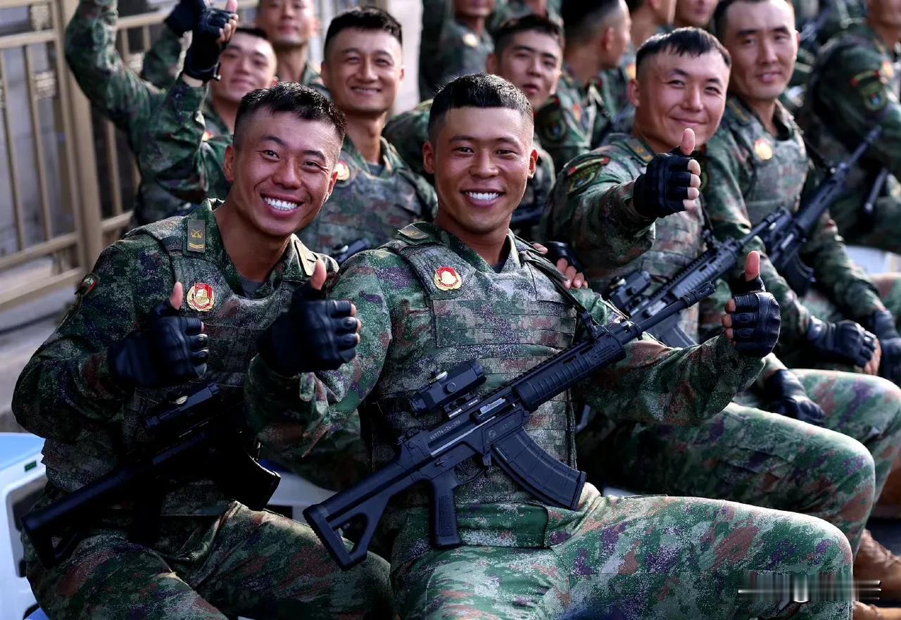 就是这群面孔，让我深深的痴迷！致敬中国军人中国超帅军人解放军战士解放军官