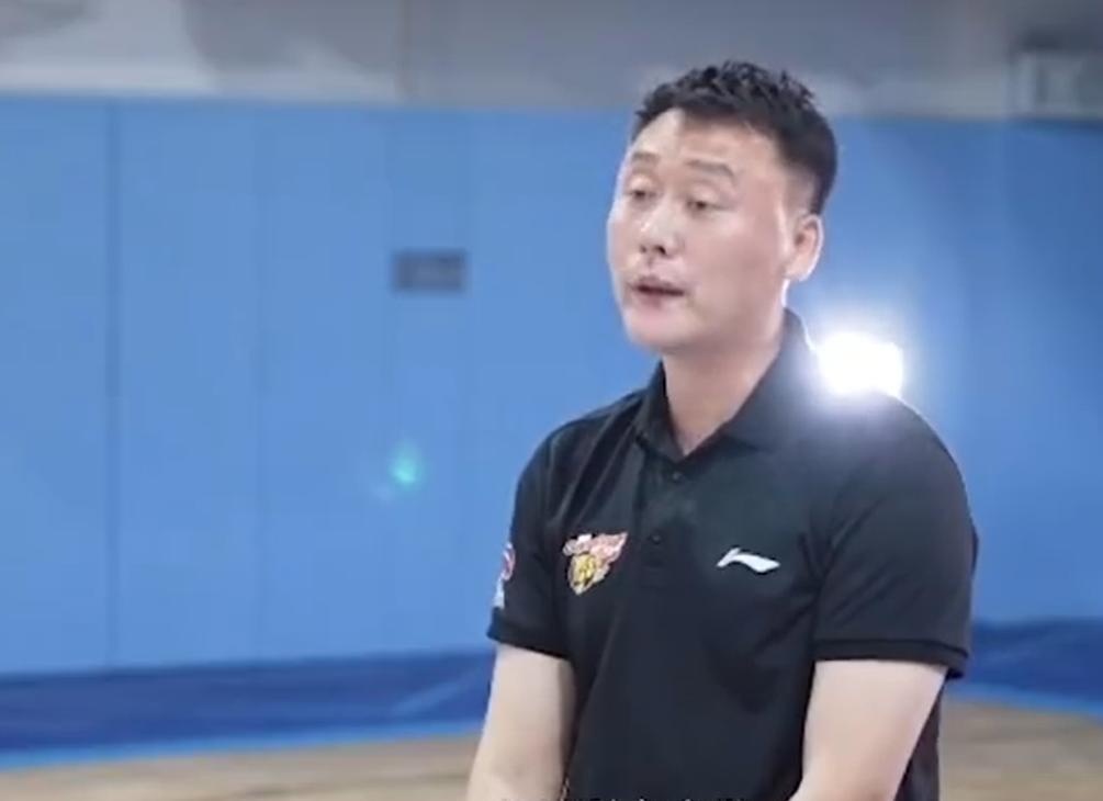 中国U19男篮世界杯四连败，主教练的话含金量挺高~中国U19男篮在曲邵斌主教练
