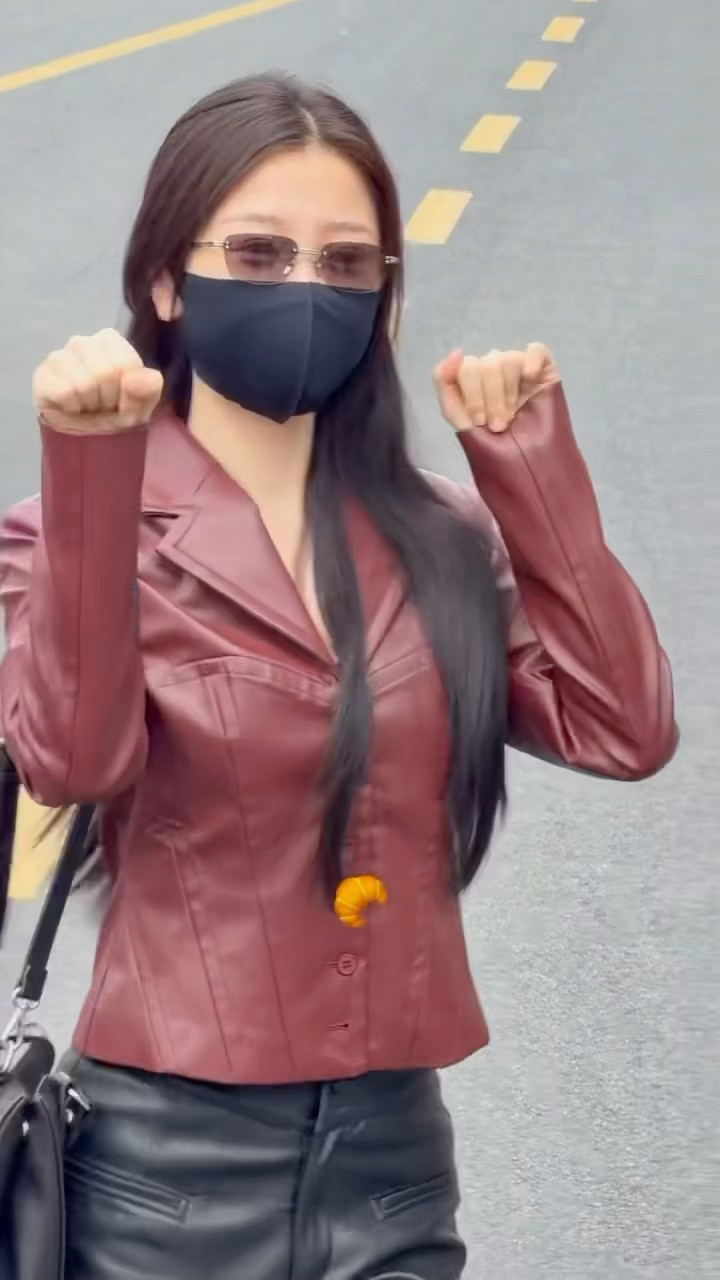好酷的皮衣皮裤我直接大喊妈咪虞书欣何盼