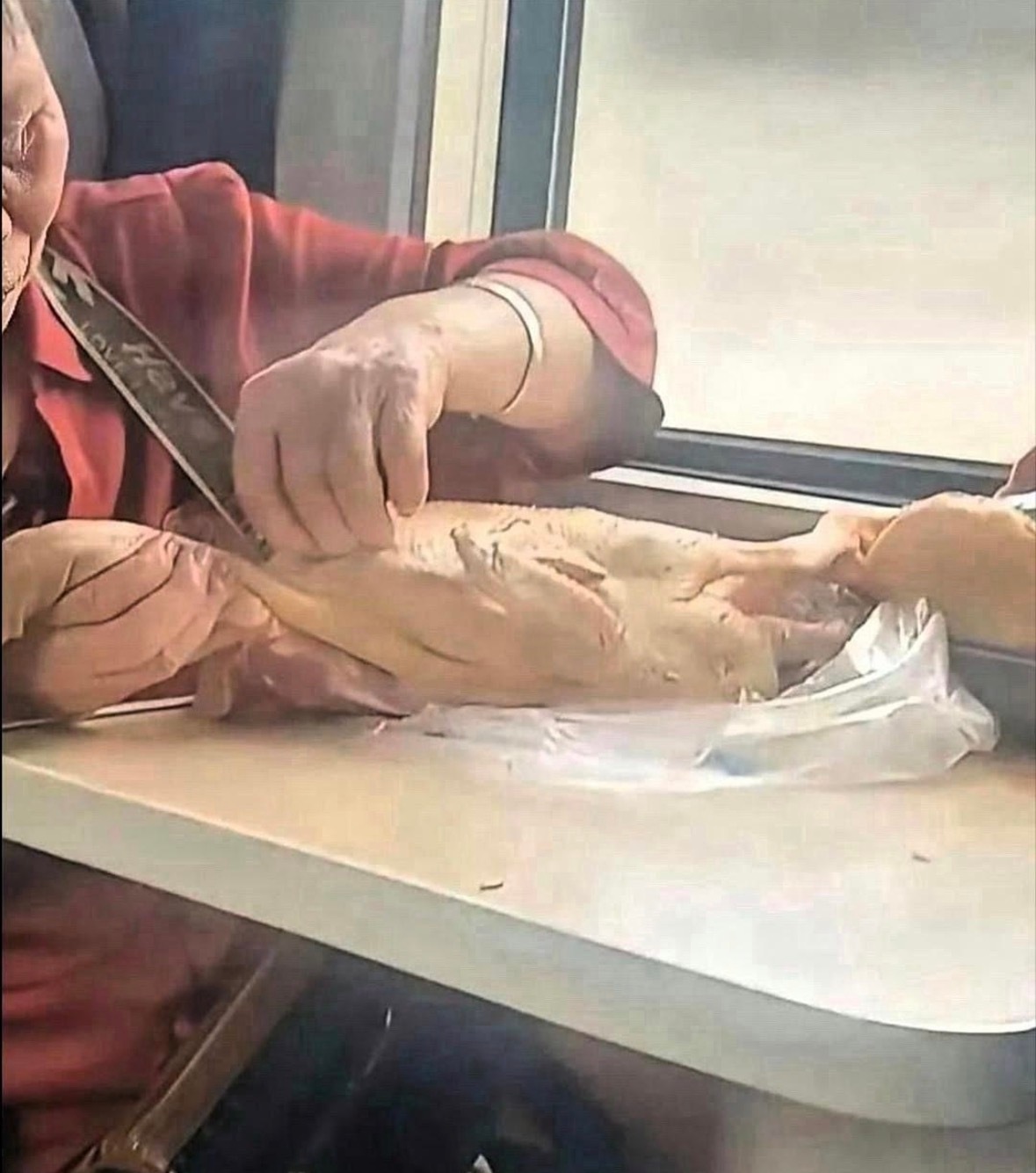 火车上的一幕，真的给我惊呆了