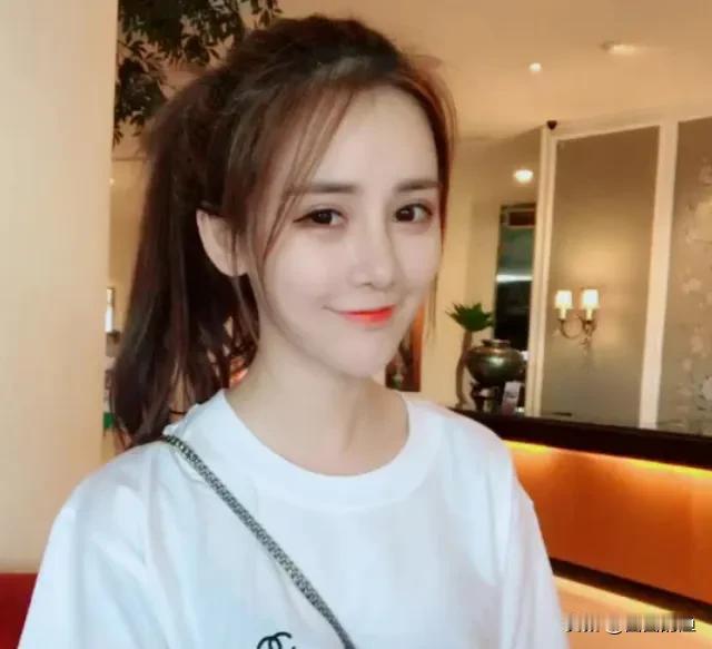 又一个大网红翻车了！粉丝5000万的“周周珍可爱”，在快手上带货破亿、人设励志，