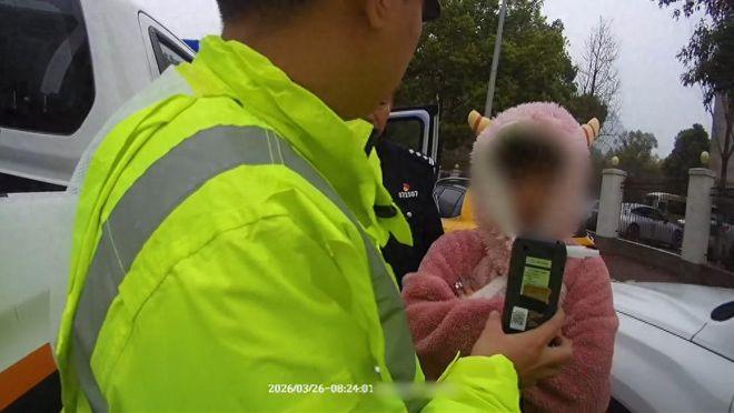 “这算活该吧！”浙江，一名宝妈前一晚喝了酒特意叫代驾回家，安心睡了一觉后，大清早