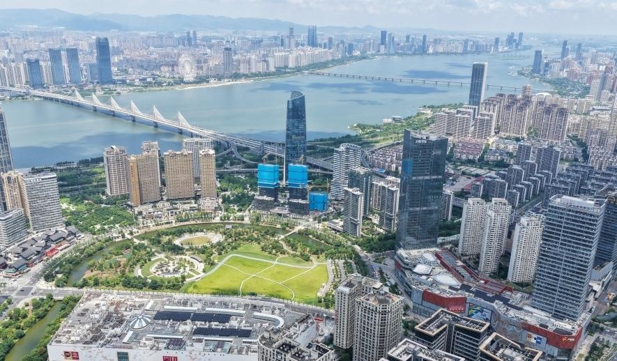 推进南昌高质量发展建言：市级层面主导老城区产业定位避免同质竞争。南昌老城区区域