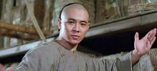 李连杰和赵文卓都演过黄飞鸿，为什么观众会觉得李连杰的更好？王晶说到重点。
