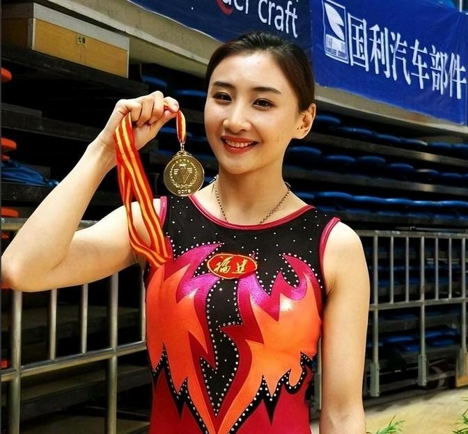 “退亲吧！”2019年，30岁的奥运冠军何雯娜怀孕5个月，与38岁身家过亿的影视