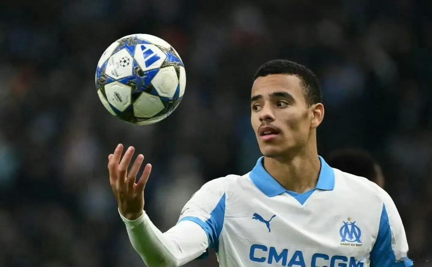 格林伍德正在领跑法甲射手榜，但是他在国家队遇到麻烦——图赫尔不要他，他也没参加牙