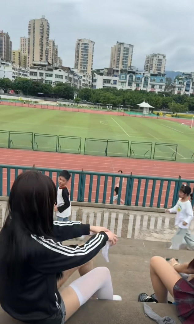 看似漫不经心，实则蓄谋已久