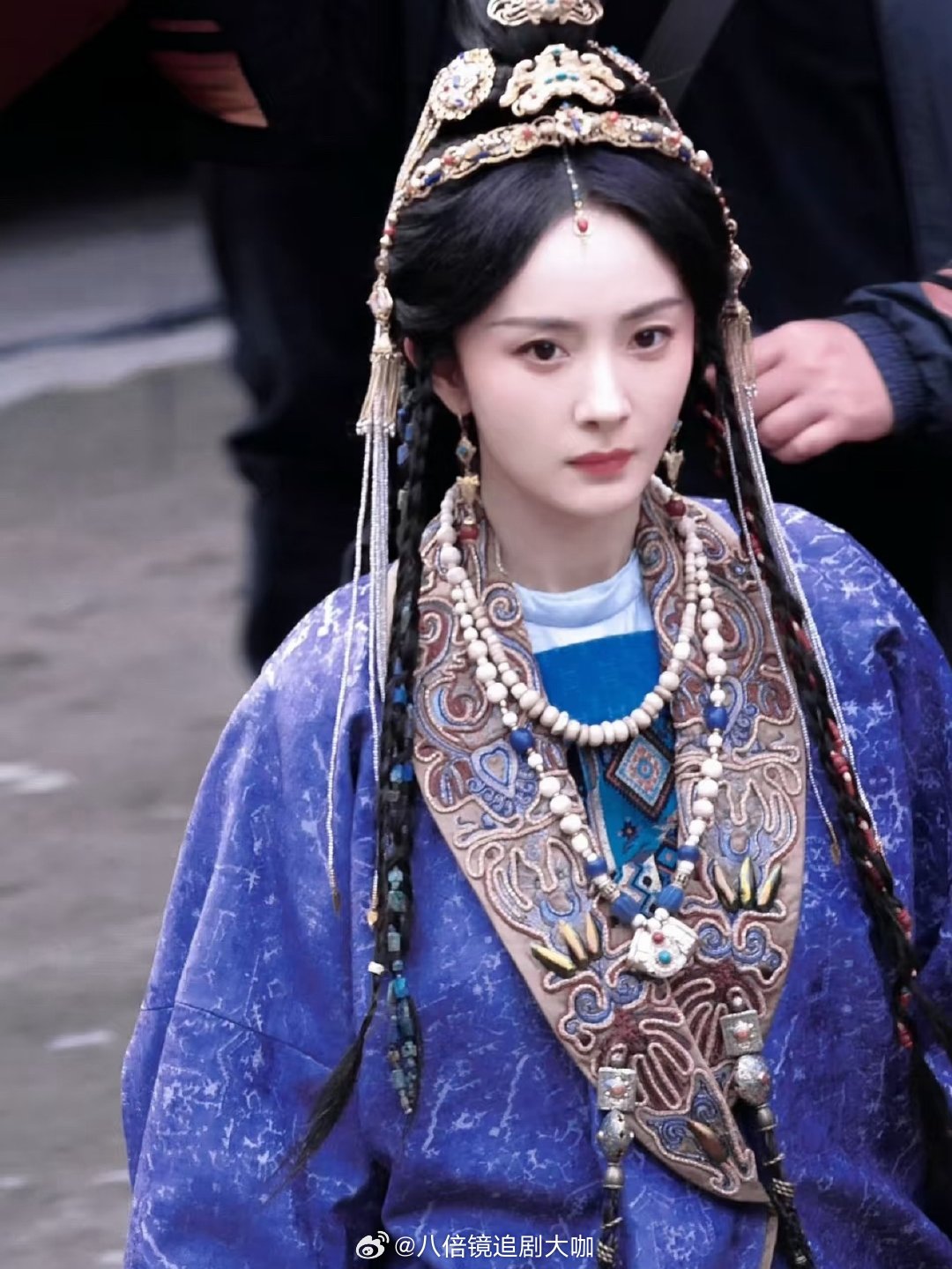 杨幂冯太后老年装扮杨幂冯太后老年妆造型哦哟哦哟就是说。杨幂在《江山大同》的老年