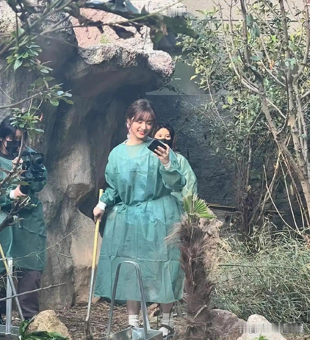 这是在做义工？