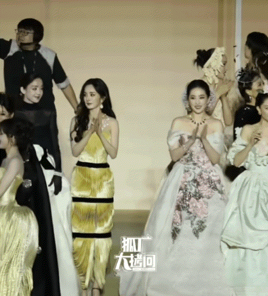 我实在太好奇幂仙之间发生了什么，怎么短短一年突然掰这么彻底。女同性爱固然美好，女