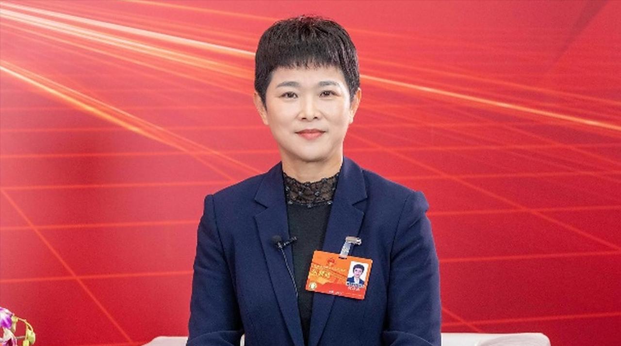 何琼妹的仕途转折点是2014年，那一年9月，45岁的她从省审计厅副厅长任上空降文