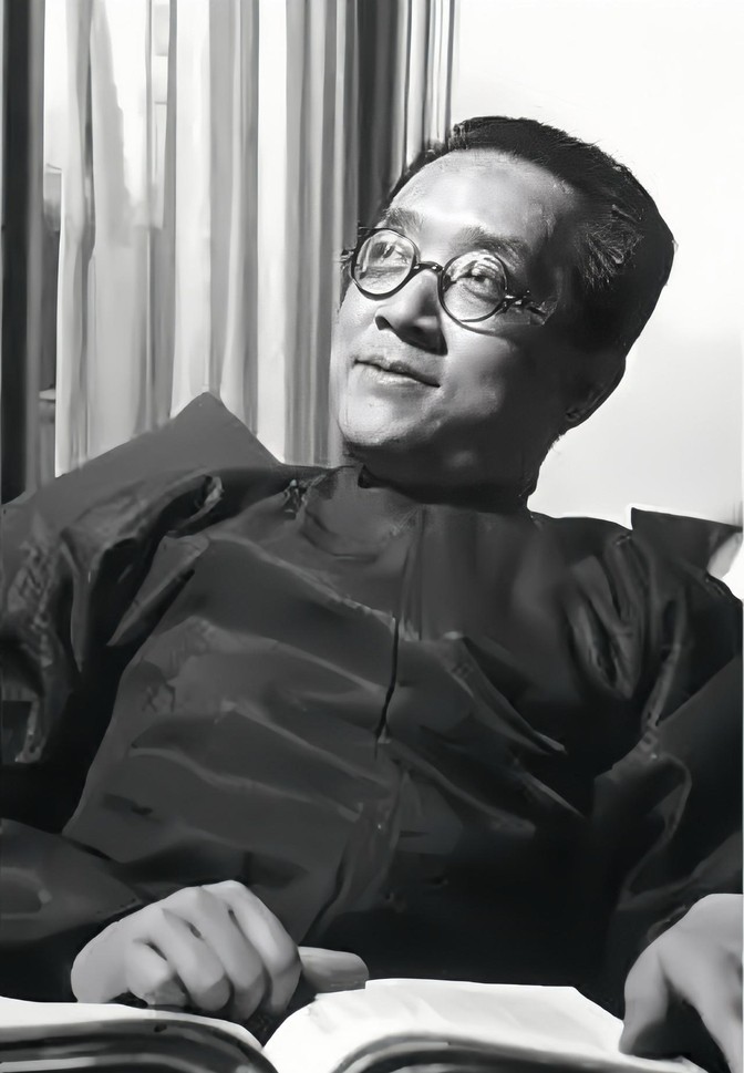 1959年，胡适在海外读到了《毛泽东诗词十九首》，他下了一句评语：“真的有点肉麻