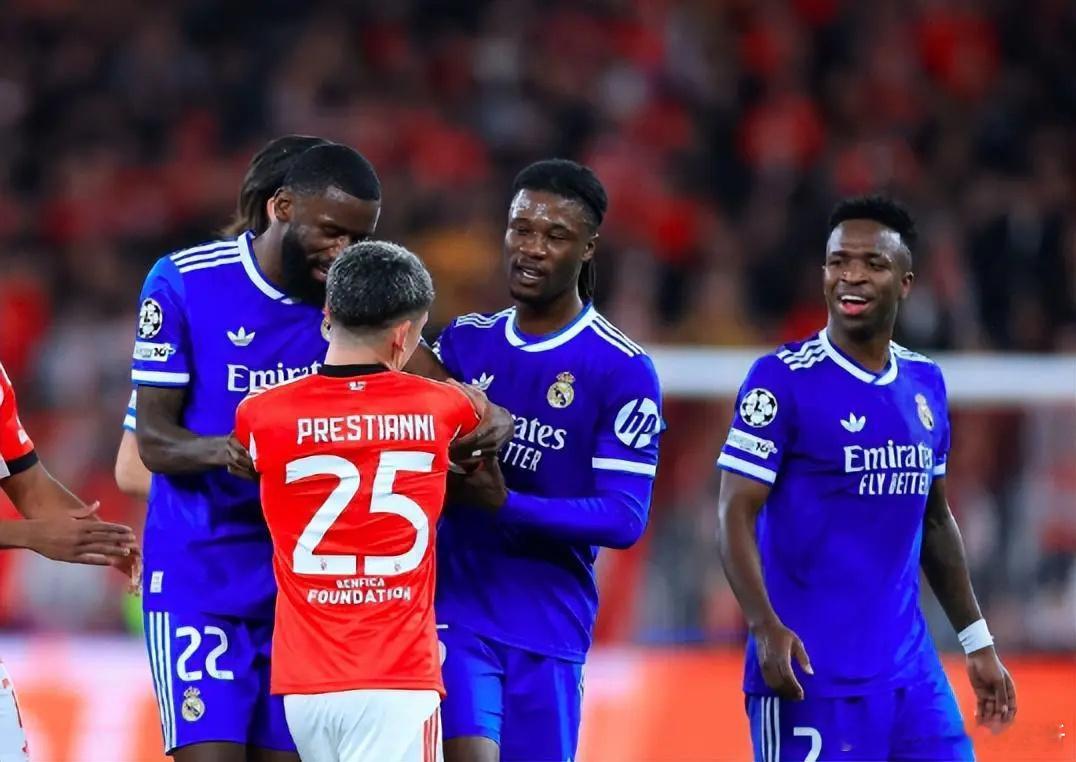 皇马1.5亿帝星没有罢赛！对手捂嘴连骂5次猴子姆巴佩：我听见了北京时间2月18