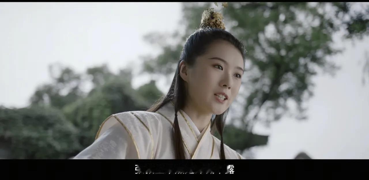 董宇辉真的是一碗水端平！连新入职的主播真真都拍短片了，还是倚天屠龙记记中英姿