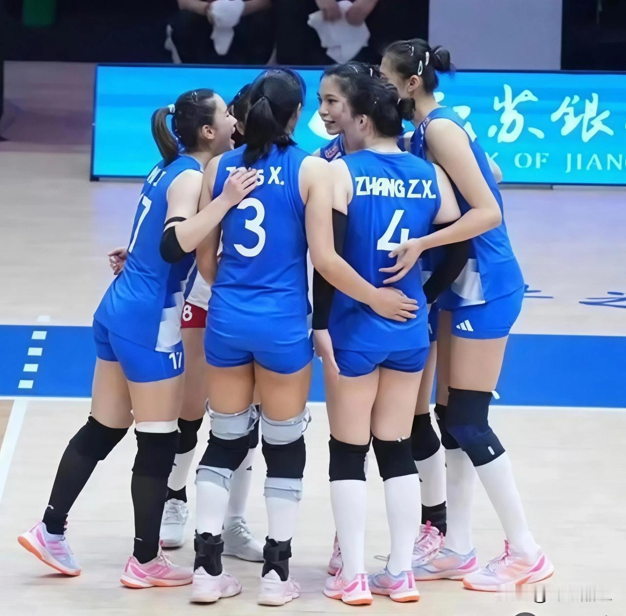 中国女排昨晚3-1战胜劲旅波兰女排，三个没想到！1.没想到，中国女排主教练赵勇