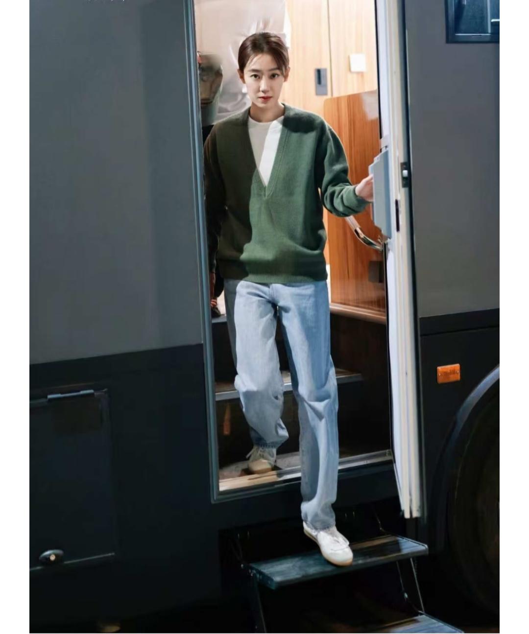 张小斐，这一身好干净清爽。