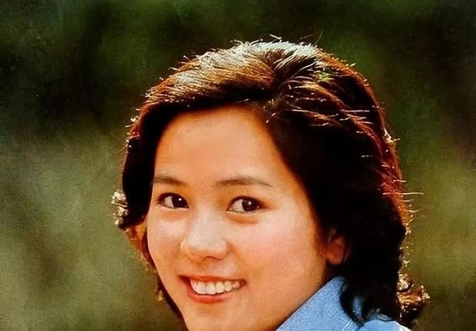 宝子们，今天来聊聊低调又神秘的洪学敏大姐。她可是娱乐圈里的一股清流，岁月
