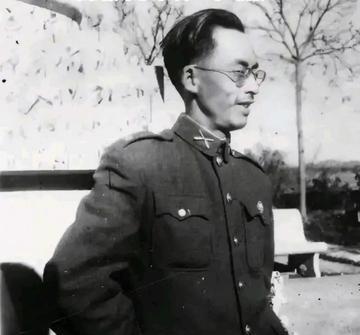 1949年，国军师长黎强被俘虏，他却说：“能否给周恩来发个八字电报？”大局已定