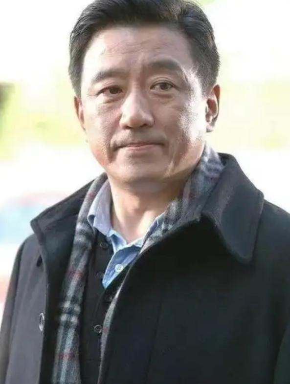 “我宁可重拍，也不会让他得逞！”2000年，导演陈国军筹拍《末路1997》，没想