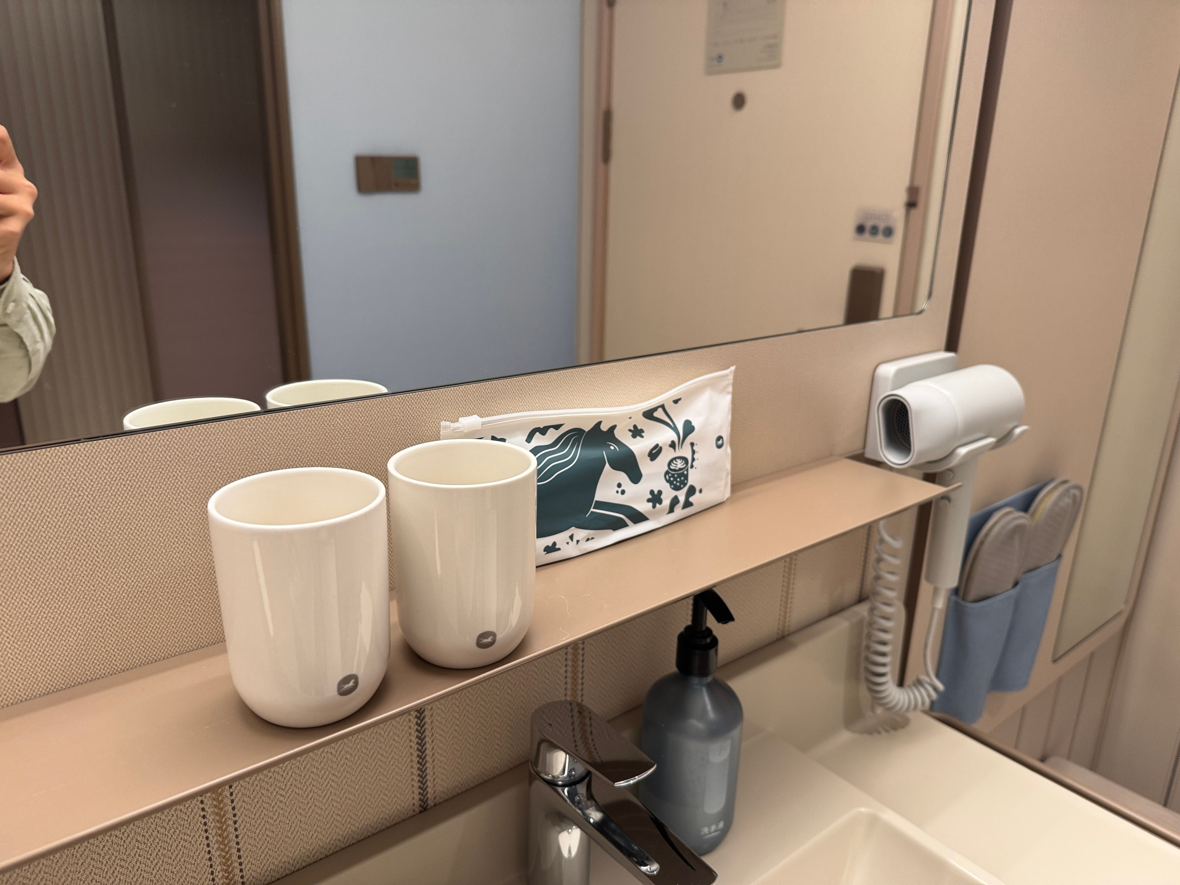 之前我不喜欢住汉庭，觉得没档次，装修也旧。基本都是全季或者亚朵。后面亚朵住的少了