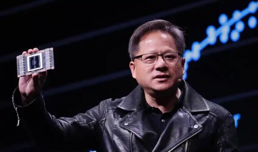 黄仁勋显然是有点着急了！近日中科曙光6万块芯片的超节点，在郑州投入使用，英伟达