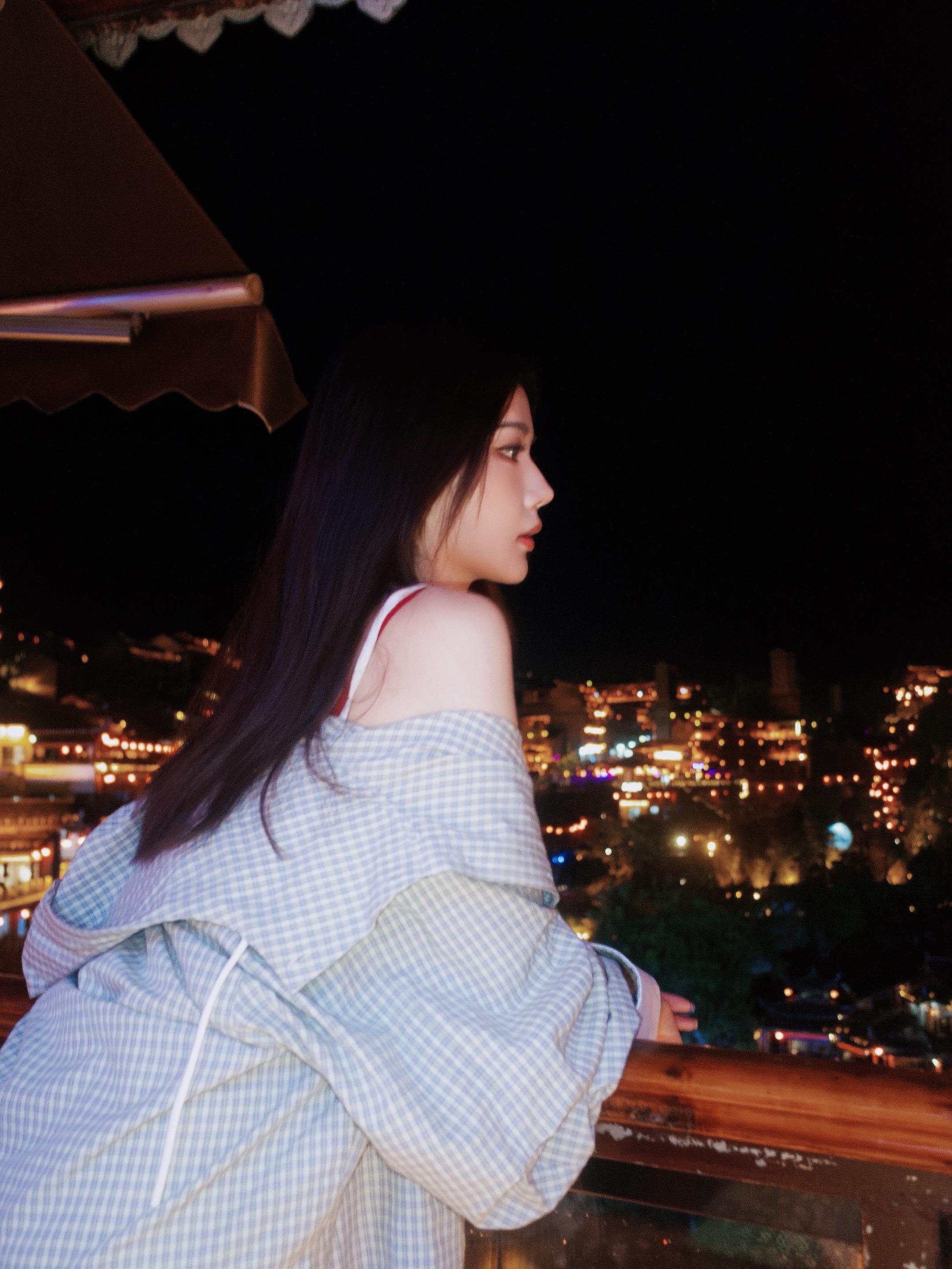 理光里最后的一些相片。准备把理光2出了换佳能了，又有点舍不得