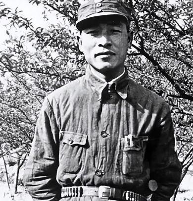 彭总养大的儿子，22岁当上师长，毛泽东说他必反，彭总不信。彭总一生没有留下子女，